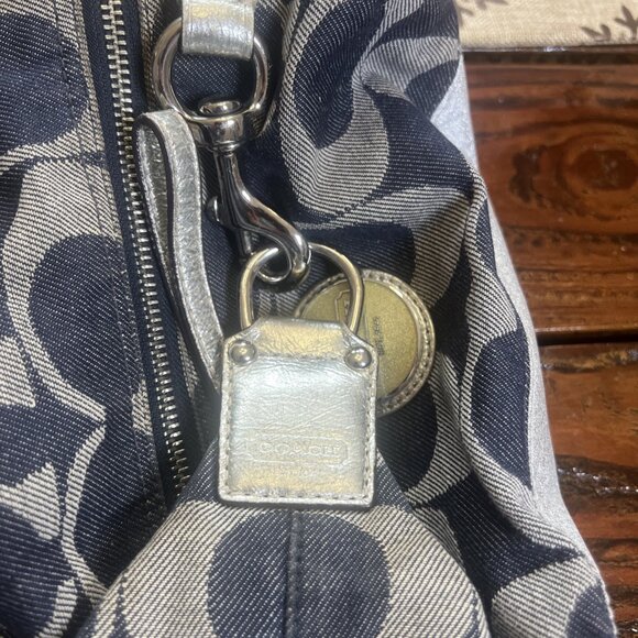 Coach (2011) Carly Sufflette Denim Signature Stripe Hobo F17434 Classic Style - Picture 15 of 16